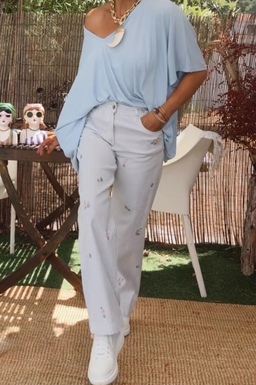 Calça Risca Bordada