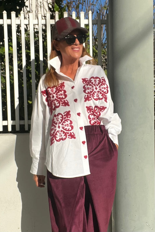 Camiseiro Bordado